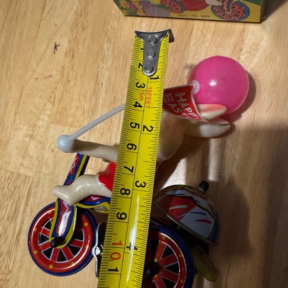 Vintage Mechanical Bunny Tricycle Easter Wind-up Toy Made in Korea 1985 - Picture 5 of 9